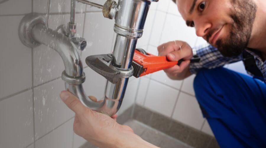 Expert burst pipe repair services in Litchfield, NE